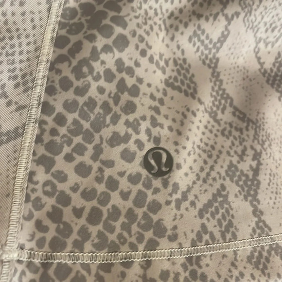 Lululemon women’s tank top 12 workout Athletic snake print stretch soft grey - Picture 6 of 10